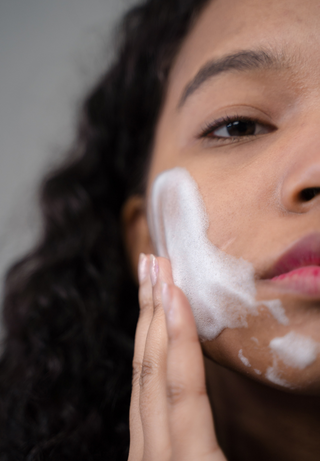 Incorporar la doble limpieza facial en tu día a día ⋆ Nirvel Shop